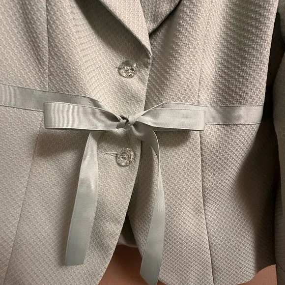 UNIQUE Blacker by Stanley Blacker Light Sage Skirt Suit Set - Picture 4 of 15